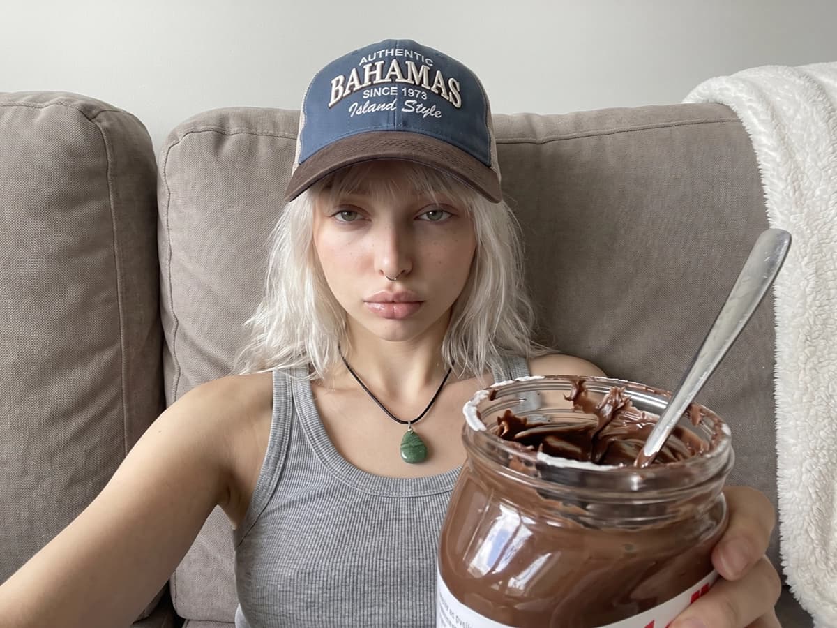AI influencer lifestyle content example